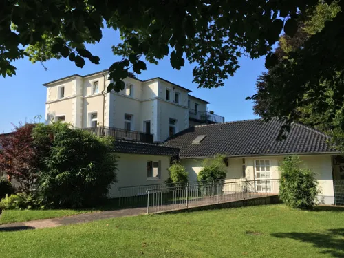 Villa am Dorfplatz – Fassade